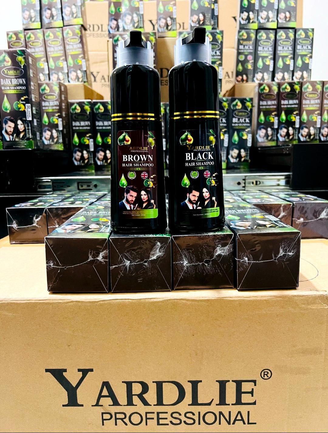 Yardlie UK Hair Color Shampoo | No Skin Color